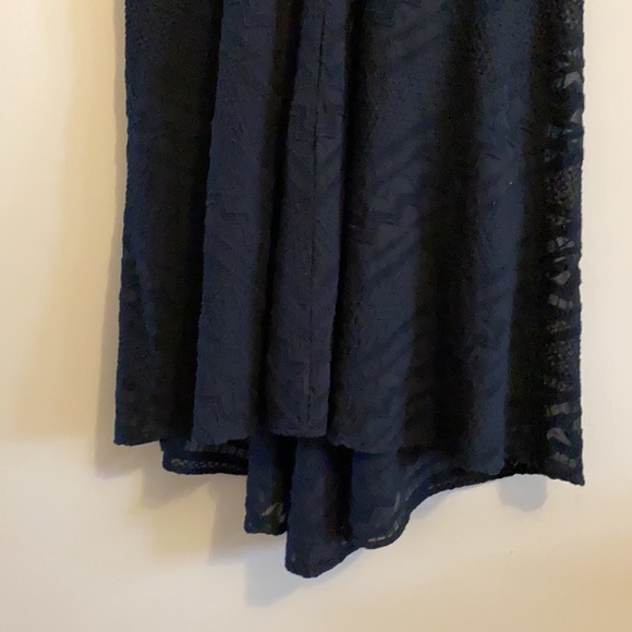 DKNY Aztec Textured Black V-Neck High Low Fit & Flare Dress - Picture 6 of 9